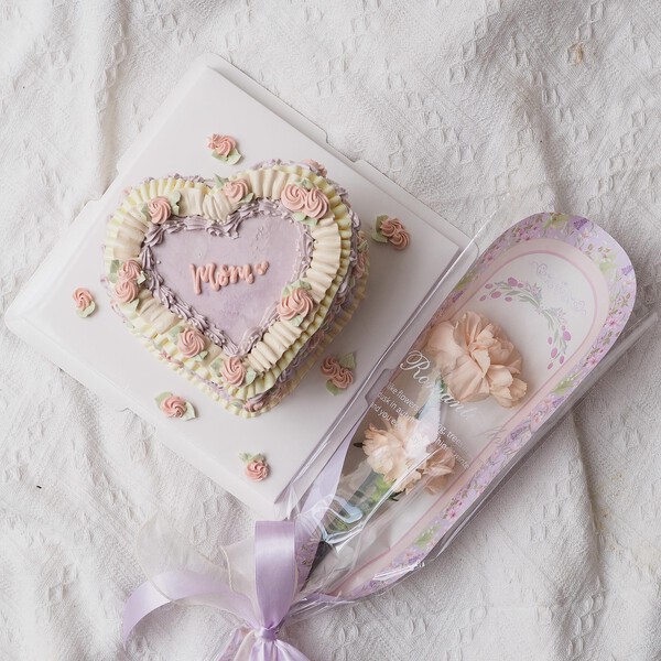 Timeless Love Bundle | Lilac Vintage Cake